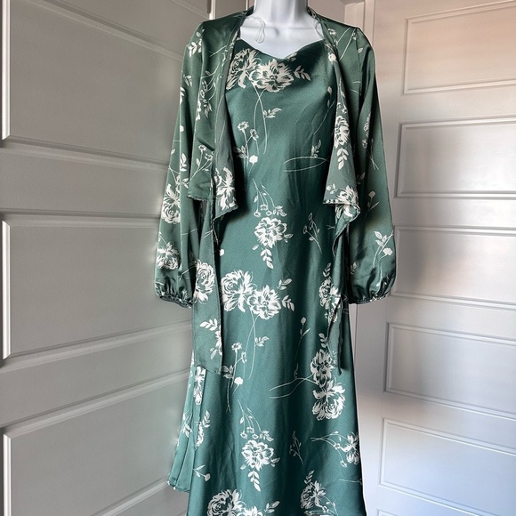 Dresses & Skirts - Floral Green Satin Dress